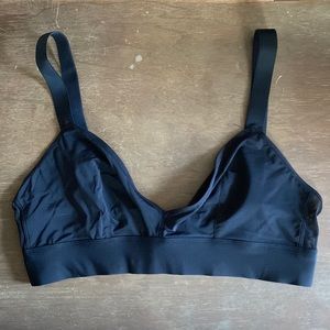 Parade Triangle Bralette Re:Play in Eightball Black
